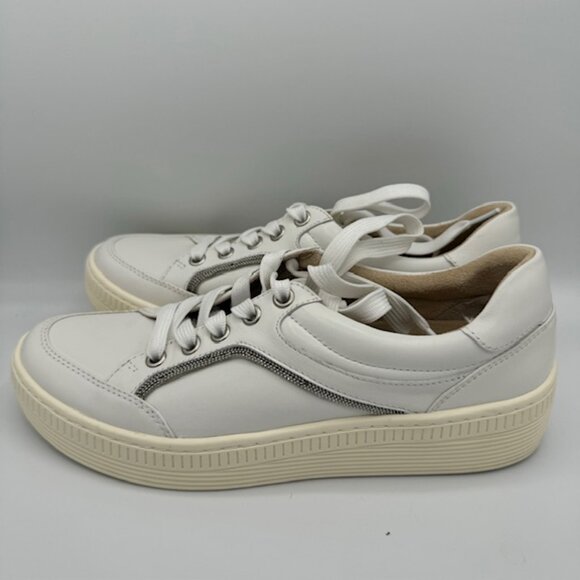 Vaneli Women's White Leather Sneakers Size 7 - Picture 1 of 6